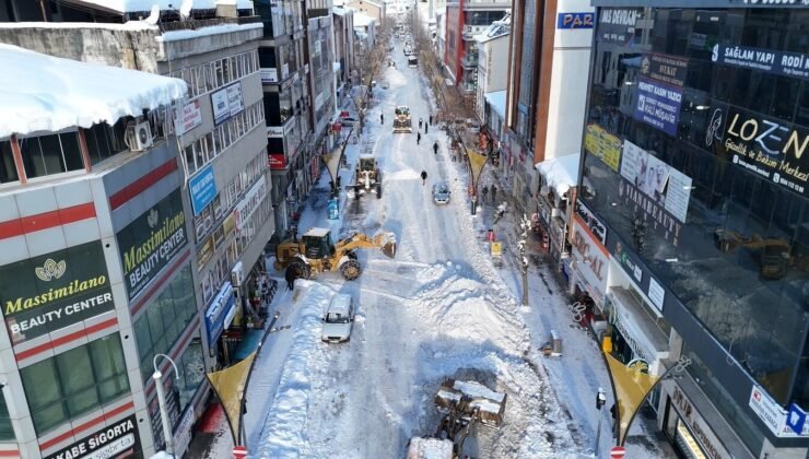 Bingöl’de kar temizliği sürüyor