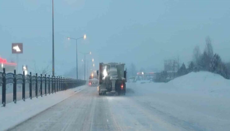 Bingöl’de kar yağışı yeniden etkili oldu: Çalışmalar sabahın erken saatlerinde başladı