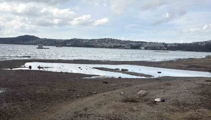 Bodrum’da deniz çekildi