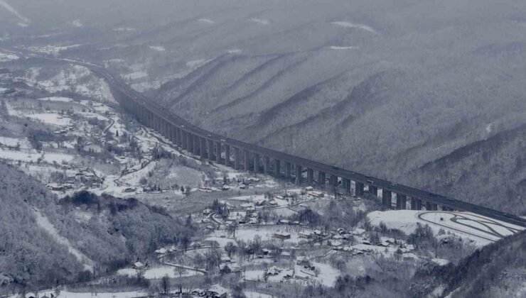 Bolu Dağı’nda kartpostallık kar manzarası