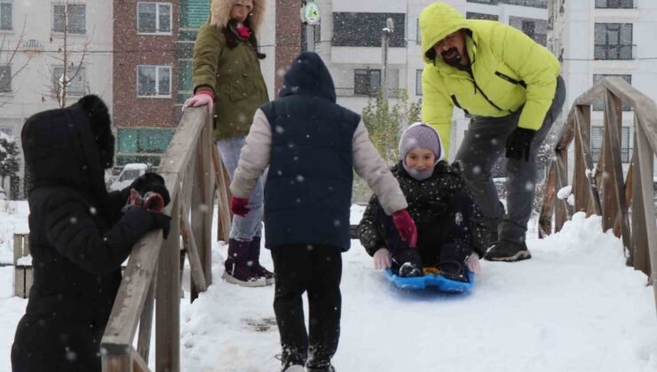 Bolu’da eğitime kar engeli: Okullar 1 gün tatil edildi