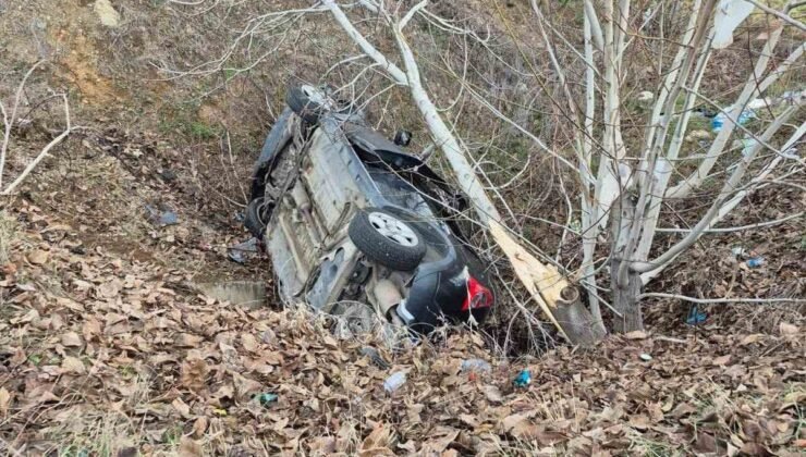 Burdur’da otomobil şarampole devrildi: 4 yaralı