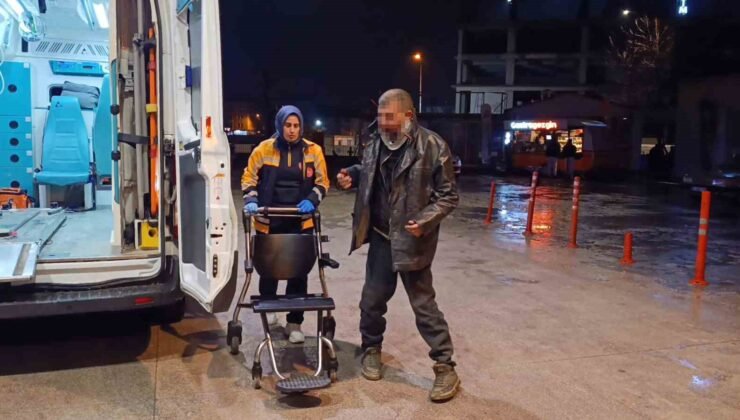 Bursa’da otomobiller kafa kafaya çarpıştı: 3 yaralı