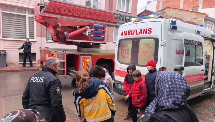 Bursa’da yangında can pazarı…Çocuklar tahliye edildi, kediler kurtarıldı