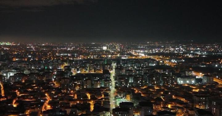 Bursalılar yeni yıla havai fişeklerle girdi