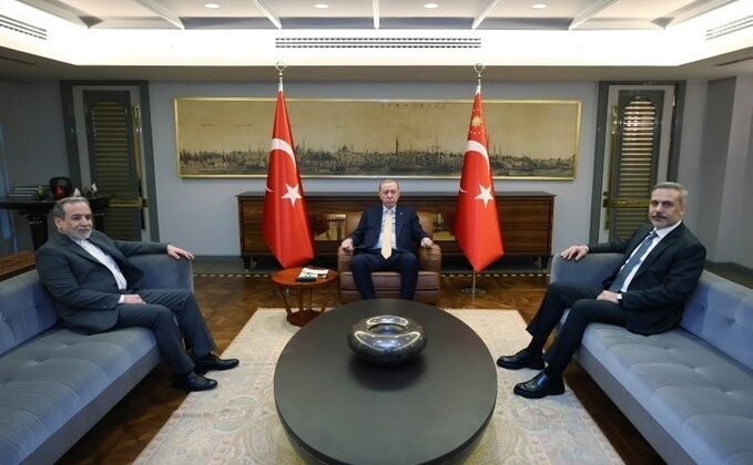 Cumhurbaşkanı Erdoğan, İran Dışişleri Bakanı Erakçi’yi kabul etti