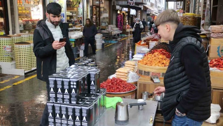 Diyarbakır’da ’Kürt kahvesine’ yoğun ilgi