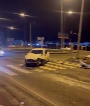 Diyarbakır’da iki araç çarpıştı: 2 yaralı