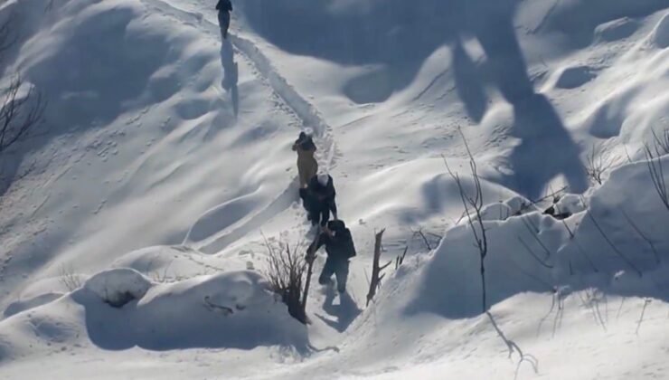 Diyarbakır’da rahatsızlığı bulunan vatandaş, jandarma helikopteriyle hastaneye sevk edildi