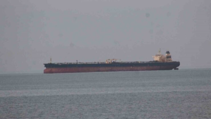 Dron saldırısına uğrayan gemi, Kastamonu’dan ayrıldı