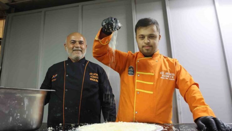 Dünyanın en iyi tatlısı seçilen ‘Antakya Künefesi’ down sendromlu Mehmet’in ellerinde tat buluyor