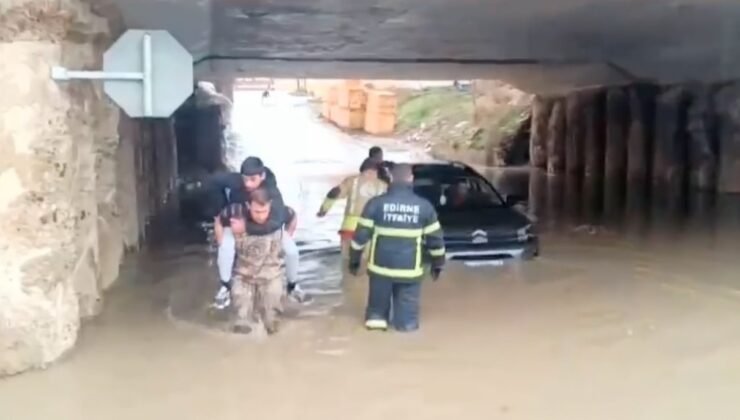 Edirne’de sağanak etkili oldu, yollar göle döndü: Köprü altında mahsur kalanlar kurtarıldı