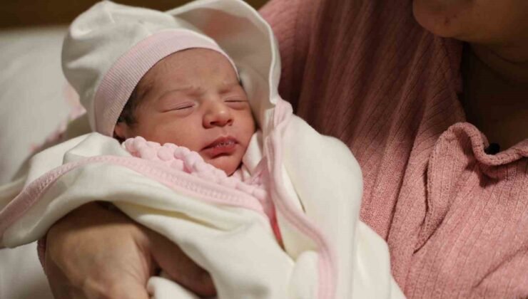 Elazığ’da yeni yılın ilk dakikalarında 4 bebek dünyaya geldi