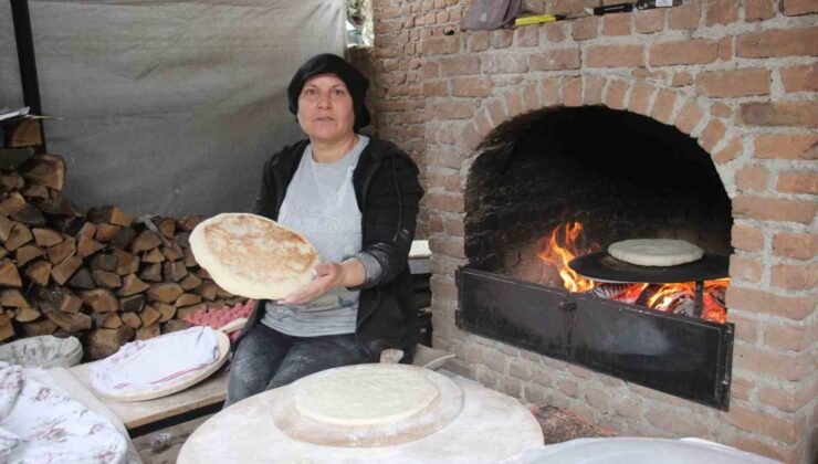 Elinin hamuru ile ekmeğin kazanıyor