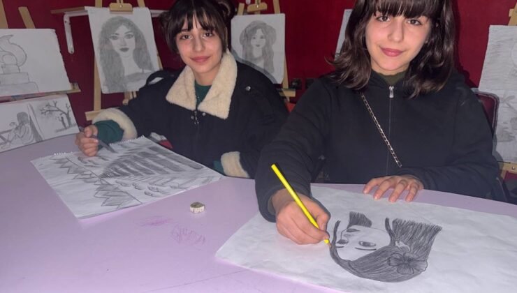 Engel tanımayan ikizlerin resim aşkı