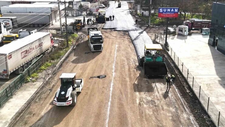 Erenler’de sanayi hattının asfaltı yenileniyor