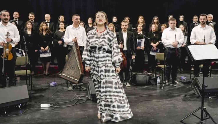 Erzurum’da renkler köprüsü: Baba ve kız aynı sahnede