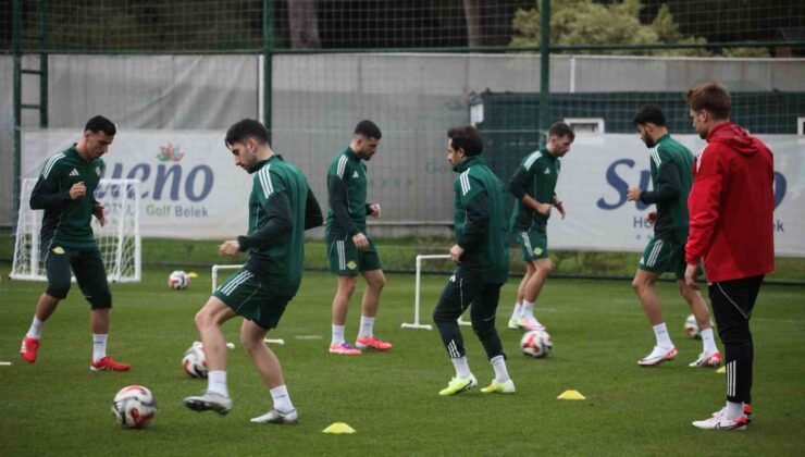 Esenler Erokspor, Antalya’daki devre arası çalışmalarını tamamladı