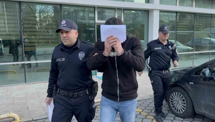 Eşi terk edince, kayınpederinin evini ateşe verdi