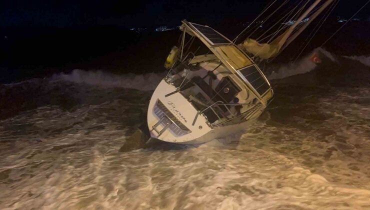 Fırtına milyonluk tekneyi karaya sürükledi