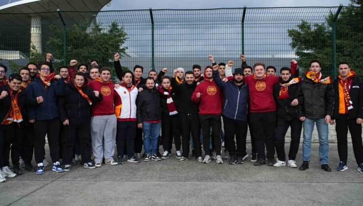 Galatasaraylı taraftarlar Süper Kupa finali için stada geldi
