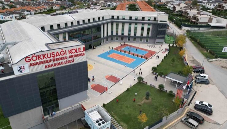 Gökkuşağı Koleji’nde çifte gurur