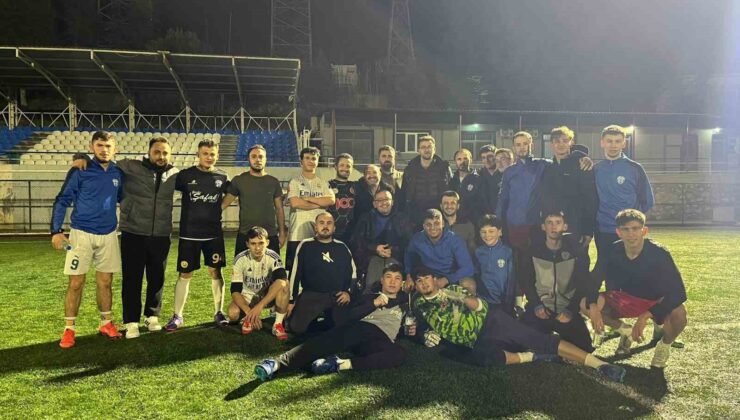 Gördes Engelliler Derneği’nden Altıntaş Spor’a destek