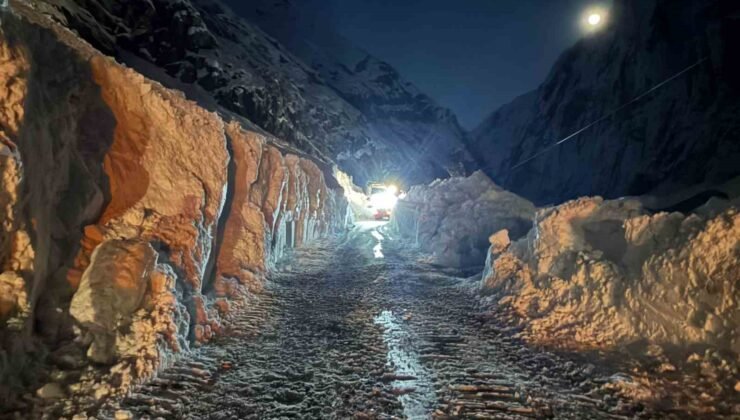 Hakkari-Van karayolu ulaşıma açıldı