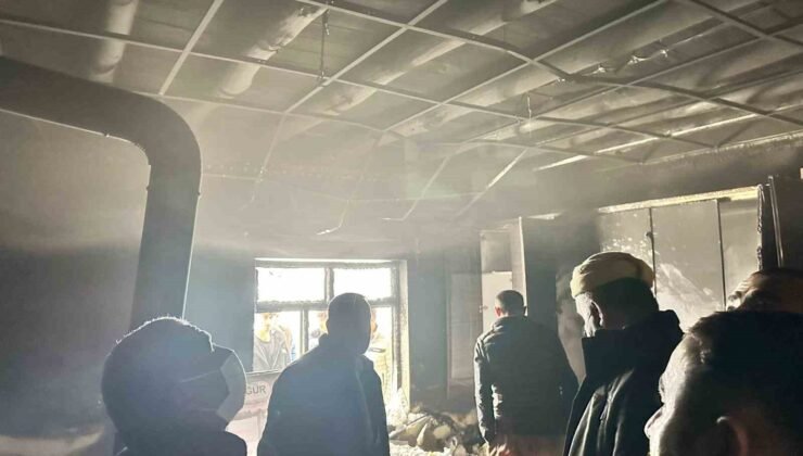 Hakkari’de ev yangını