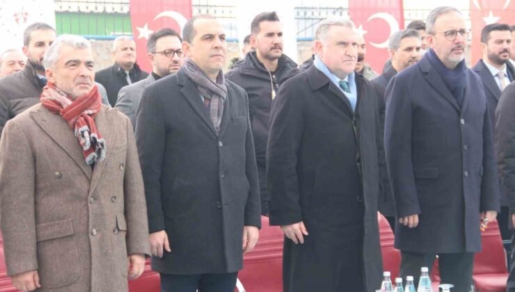 Iğdır’ın yeni stadyumunun açılışını Bakan Osman Aşkın Bak gerçekleştirdi