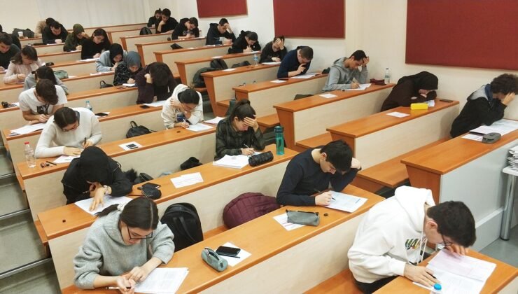 İhlas Kolejinden bursluluk sınavına giren her öğrenciye ücretsiz rehberlik hizmeti