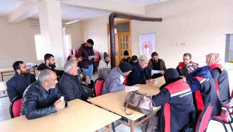 İl Tarım ve Orman Müdürlüğü köylerde çiftçilerle buluşuyor