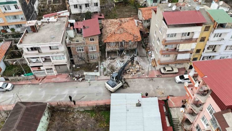İlkadım’da metruk yapılar bir bir yıkılıyor