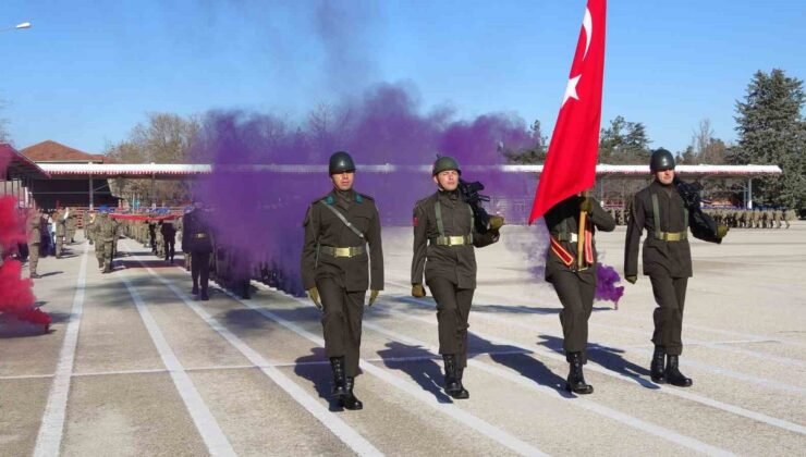 Isparta’da komandolar mezun oldu, aileler gurur ve duygu dolu anlar yaşadı