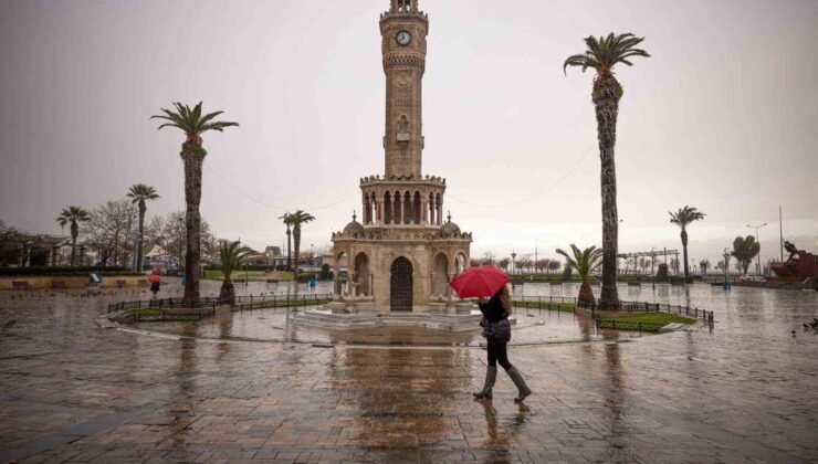 İzmir Büyükşehir ekipleri sağanak nedeniyle seferber oldu