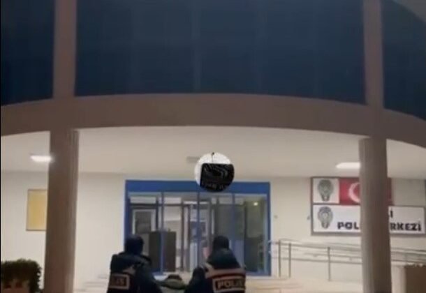 İzmir’de uyuşturucu operasyonu: 17 bin 280 sentetik ecza hapı ele geçirildi