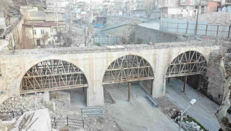 Kahramanmaraş’ta Kanlıdere Köprüsü yeniden ayağa kaldırılıyor