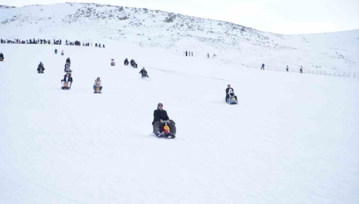 Kar keyfi Ketençimen Kayak Merkezi’nde yaşandı