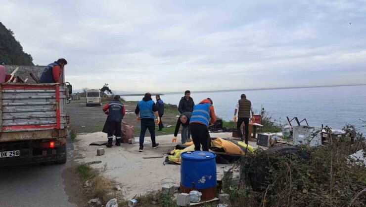 Karadeniz Ereğli’de plajlar bölgesindeki kaçak yapılan kaldırıldı