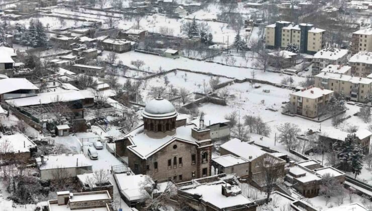 Kayseri’de kar yağışı etkili oldu