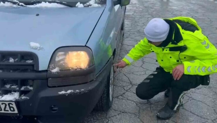 Kayseri’de trafik ekiplerinden ’kış lastiği’ uygulaması