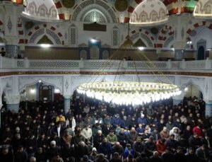 Kilis’te Miraç Kandili’nde camiler doldu taştı