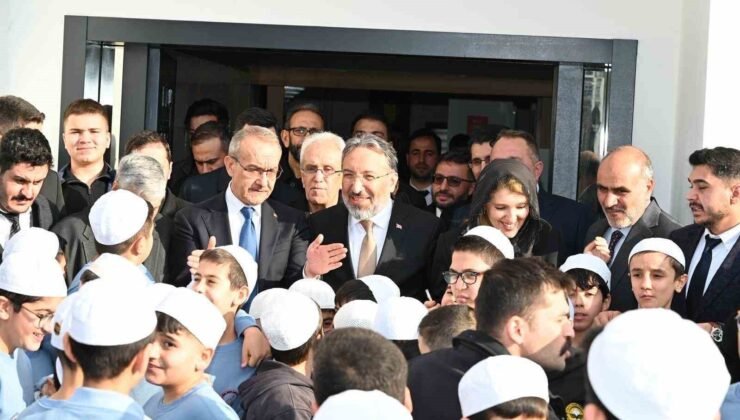 Kubbetü’s-Sahra Camii Malatya’da ibadete açıldı