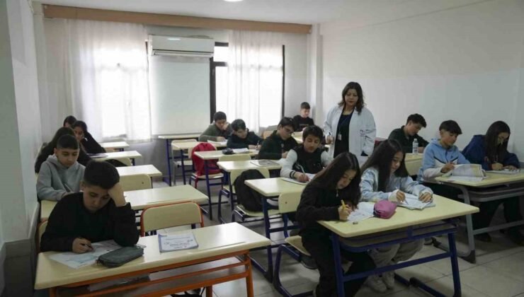 Mersin’de öğrencilere ücretsiz eğitim desteği