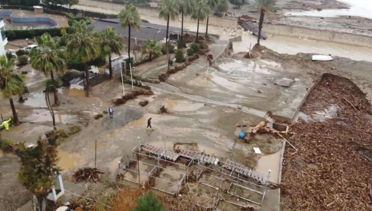 Mersin’de yıkılan köprü ve su basan sitelerin son durumu dronla görüntülendi