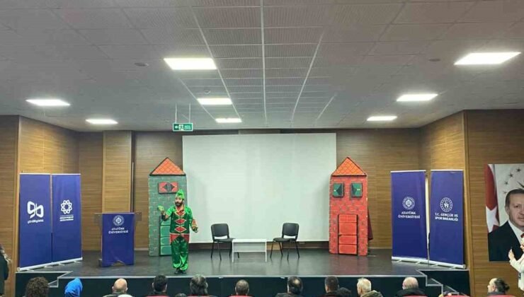 Milli teknoloji hamlesi “Karagöz ve Hacivat” ile tiyatro sahnesinde çocuklarla buluştu