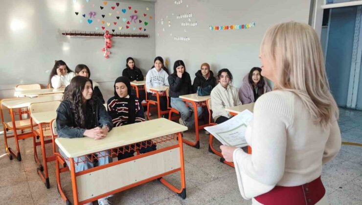 Milyonluk mal varlığını TSK’ya bağışlayan öğretmen “psikoz” çıkmadı, öğrencilerine koştu