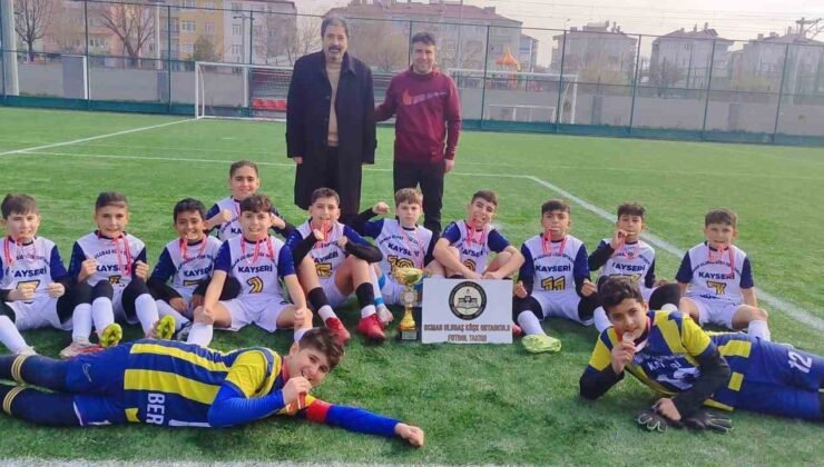 Osman Ulubaş Köşk Ortaokulu şampiyon oldu