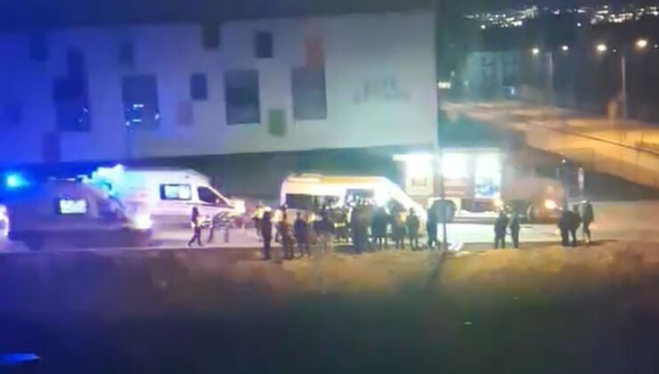 Otomobil ile servis aracının karıştığı kazada 4 kişi yaralandı