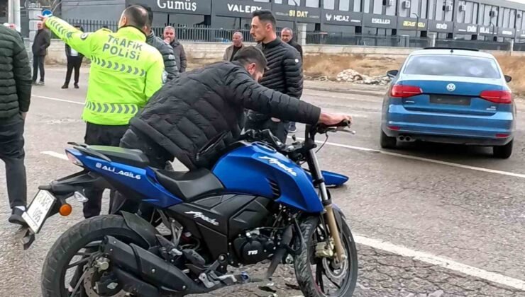 Otomobille çarpışan motosikletin 16 yaşındaki sürücüsü ağır yaralandı